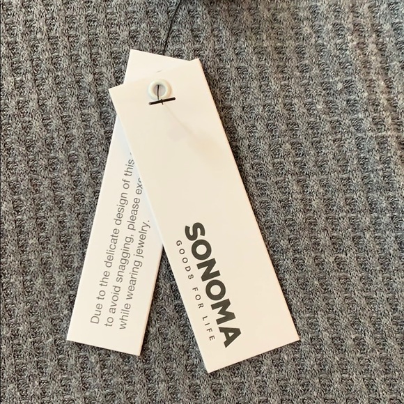 Asymmetrical sweater - Picture 3 of 3